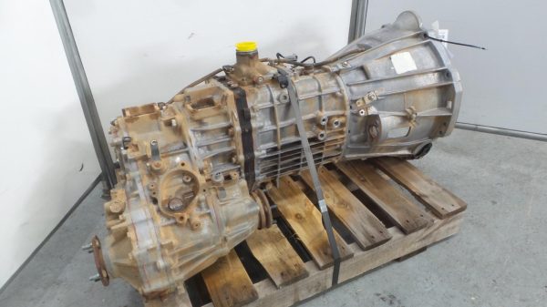 Toyota land cruiser trans/gearbox 76/78/79 series manual, diesel For Sale